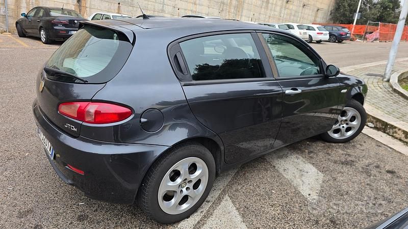 Brugt Alfa Romeo 147 2007 Grå Hatchback