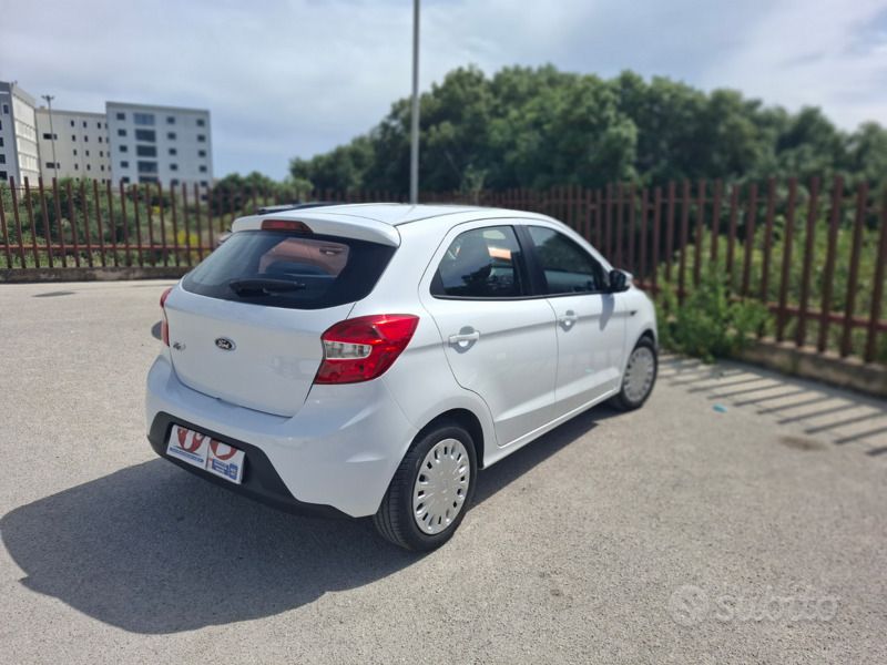 Usata Ford Ka Plus 70 CV (51 kW) 2017 Bianco Utilitaria