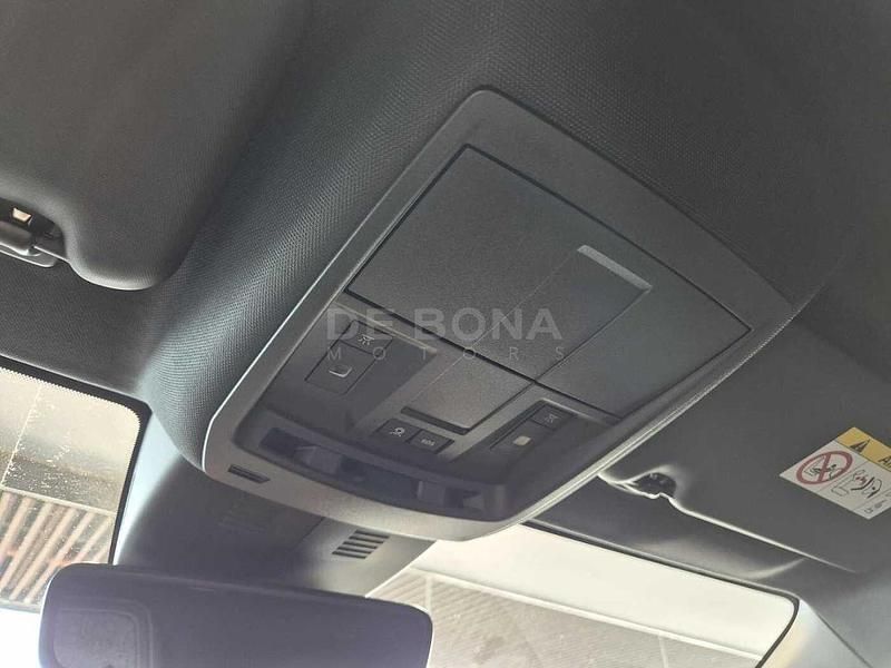 Nuova Peugeot e-3008 Allure 154 kW (210 CV) 2025 SUV