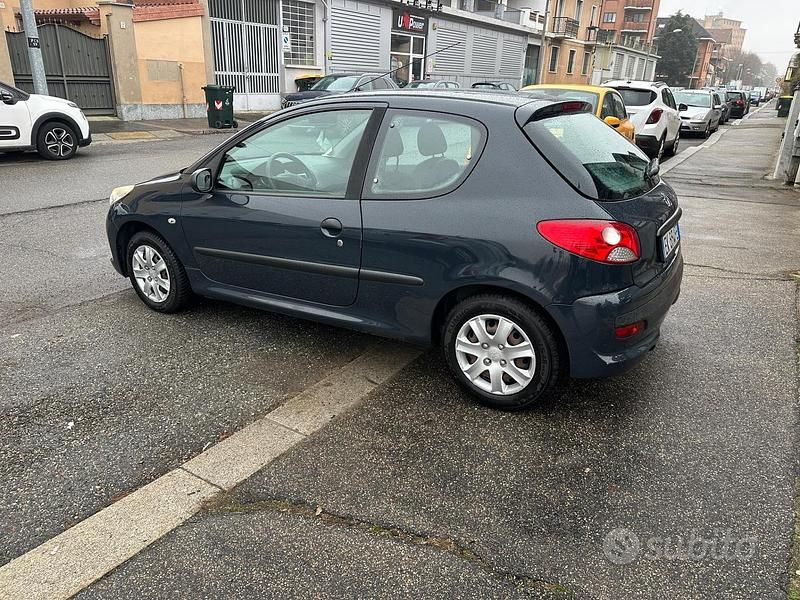 Usata Peugeot 206 60 CV (44 kW) 2011 Grigio Berlina