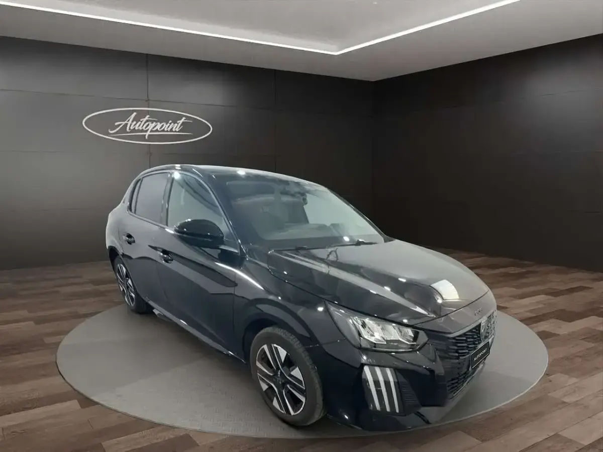 Gebraucht Peugeot 208 Allure 101 PS (74 kW) 2025 Schwarz Kleinwagen