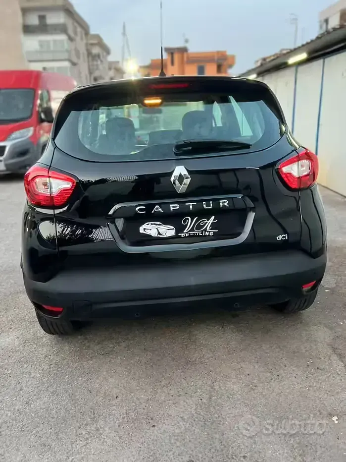 Usata Renault Captur 90 CV (66 kW) 2016 Nero SUV