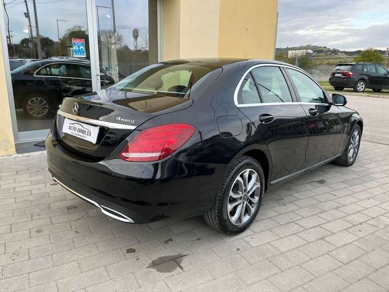 Usata Mercedes C220 170 CV (125 kW) 2018 Nero Berlina