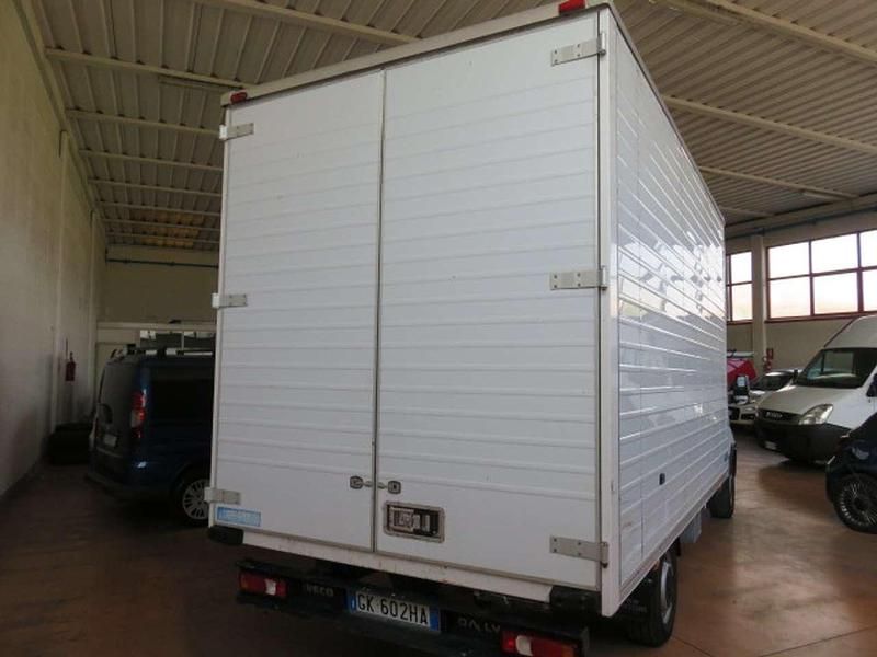 Usata Iveco Daily 136 CV (100 kW) 2022 Bianco Furgone