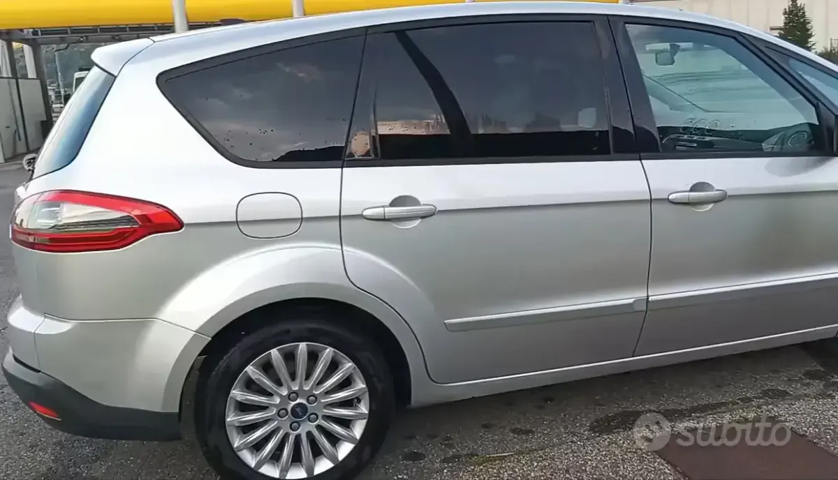 Usata Ford S-MAX 163 CV (119 kW) 2013 Grigio Monovolume