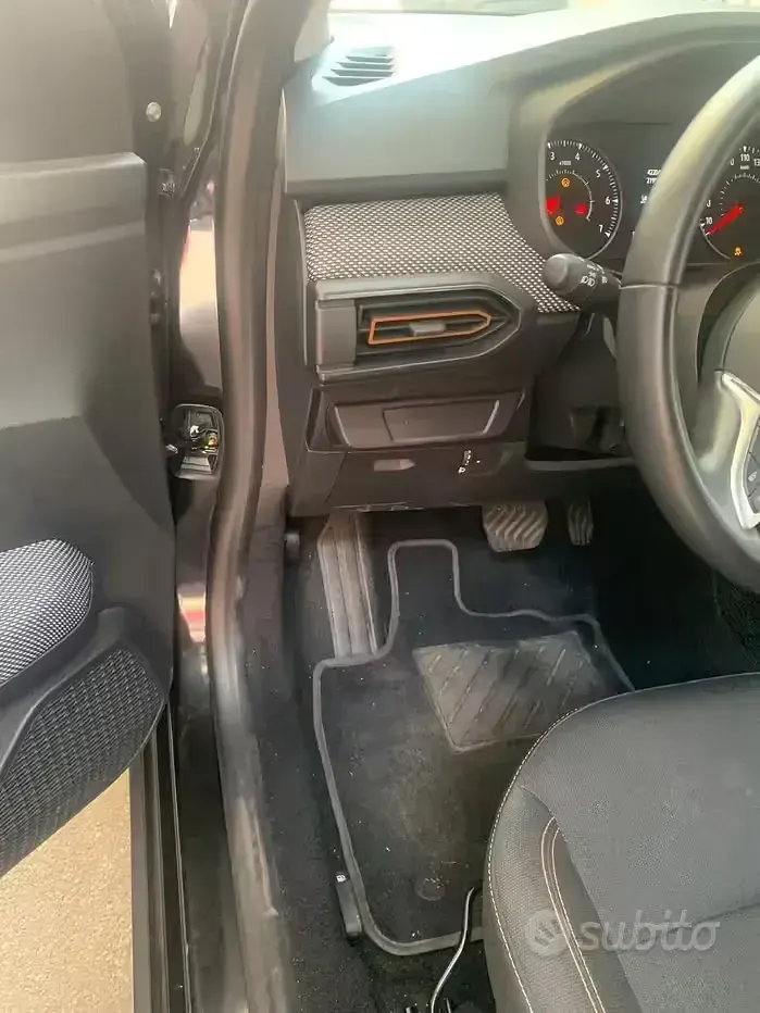 Usata Dacia Sandero Comfort 90 CV (66 kW) 2022 Nero Berlina