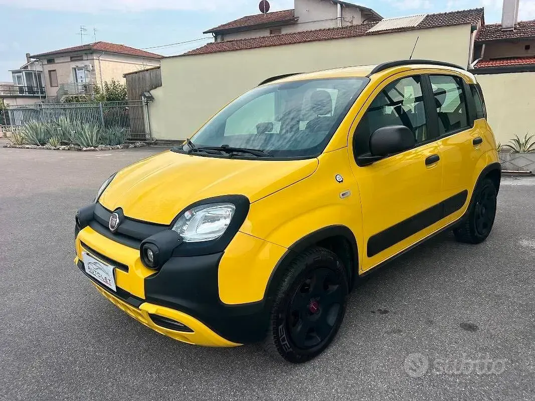 Usata Fiat Panda Cross Cross 69 CV (50 kW) 2018 Giallo Utilitaria