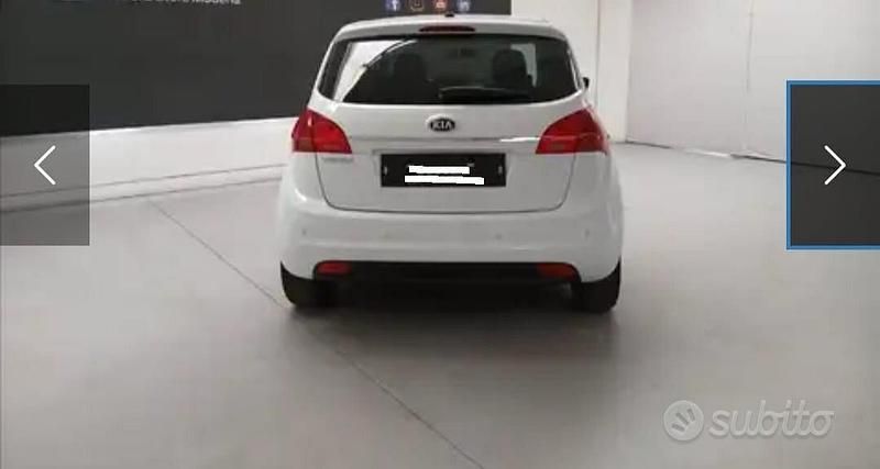 Usata Kia Venga Active 90 CV (66 kW) 2016 Bianco Utilitaria