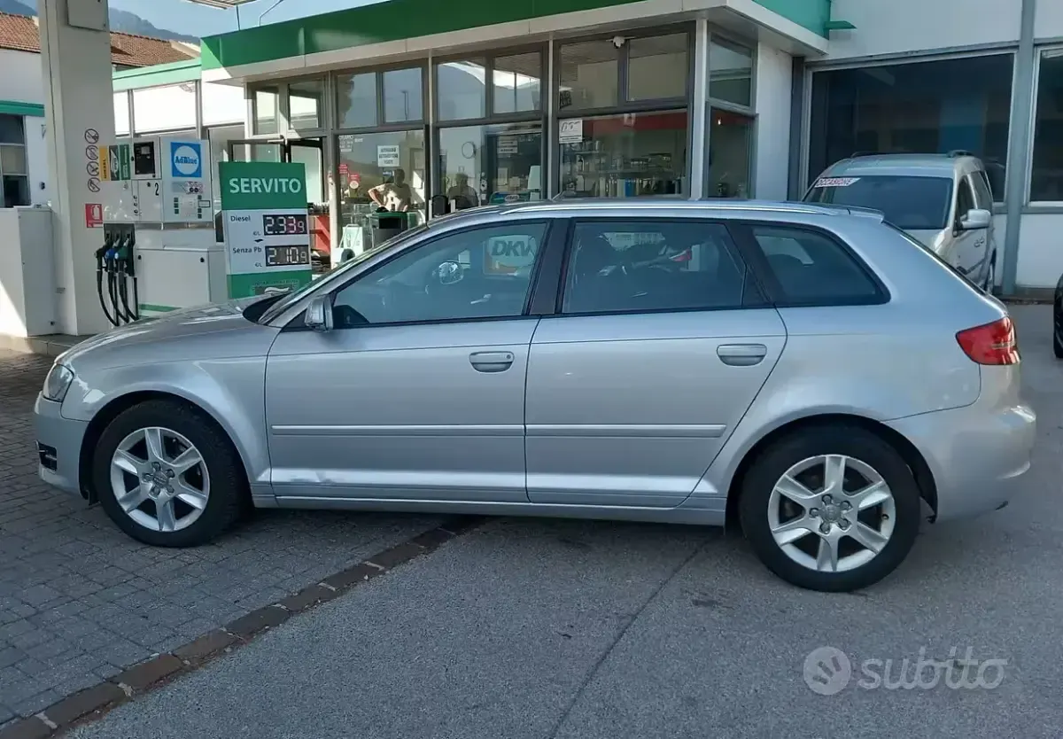 Usata Audi A3 Attraction 105 CV (77 kW) 2011 Grigio Utilitaria