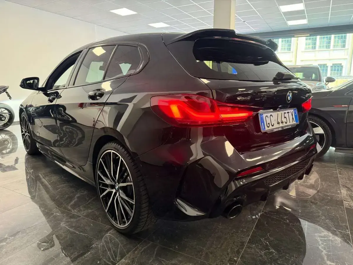 Usata BMW M135 M Sport 306 CV (225 kW) 2020 Nero Utilitaria