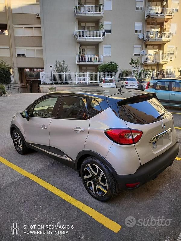 Usata Renault Captur 90 CV (66 kW) 2015 Grigio SUV
