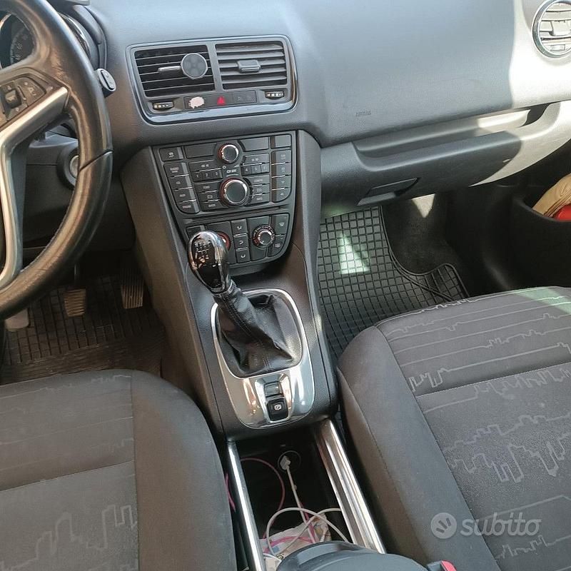 Usata Opel Meriva 95 CV (69 kW) 2011 Monovolume