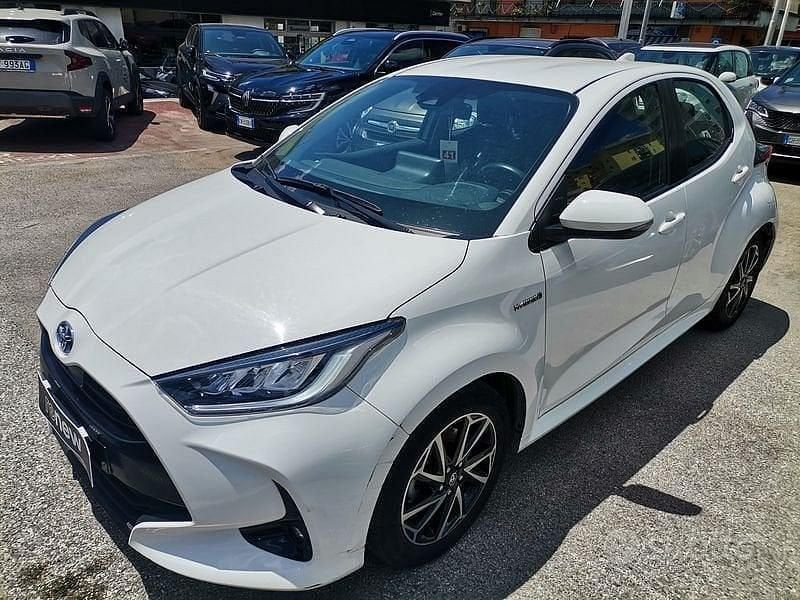 Bianco Usata 2021 Toyota Yaris Hybrid Trend Tre volumi | 15.000 € (Super prezzo) - Immagine 1/4