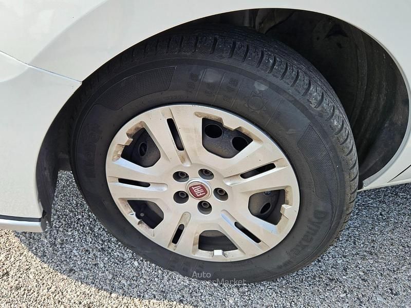 Usata Fiat Doblò 90 CV (66 kW) 2015 Bianco Monovolume