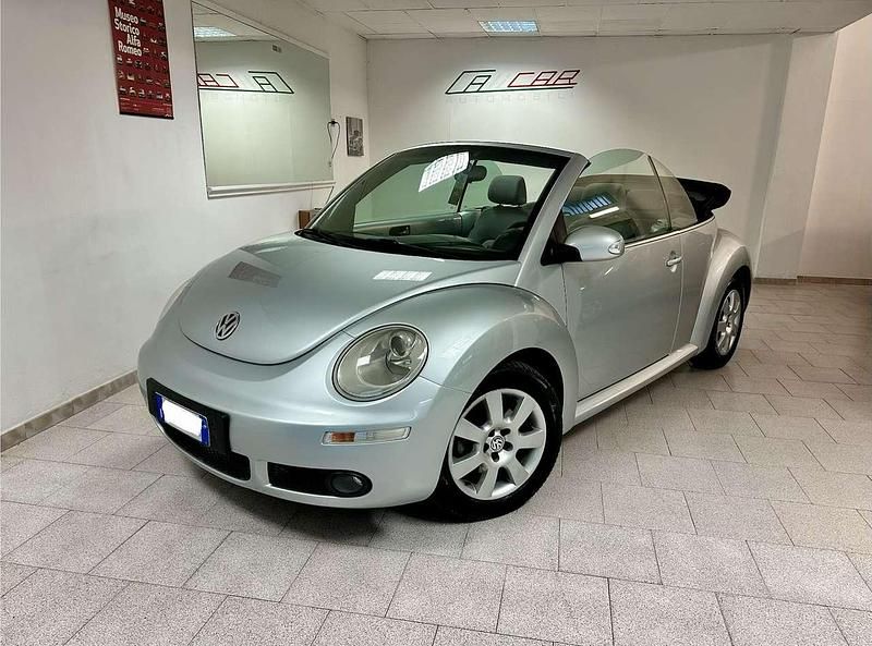 Argento Usata 2006 VW Beetle Cabrio | 6490 € (Buon prezzo) - Immagine 1/4