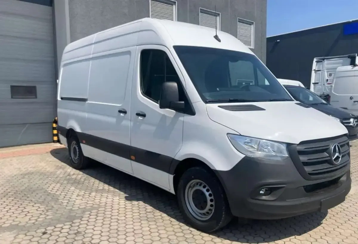 Nuova Mercedes Sprinter 150 CV (110 kW) 2026 Bianco Furgone