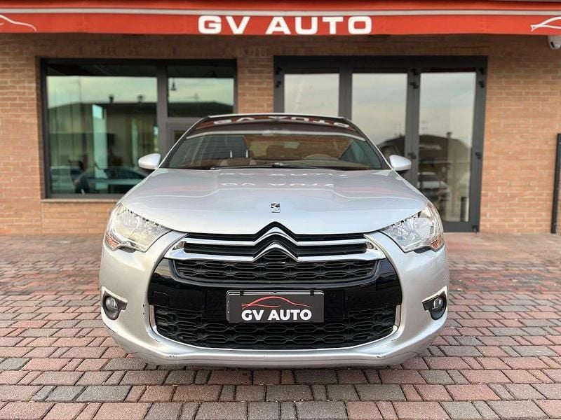 Usata Citroën DS4 So Chic 111 CV (81 kW) 2012 Argento Utilitaria