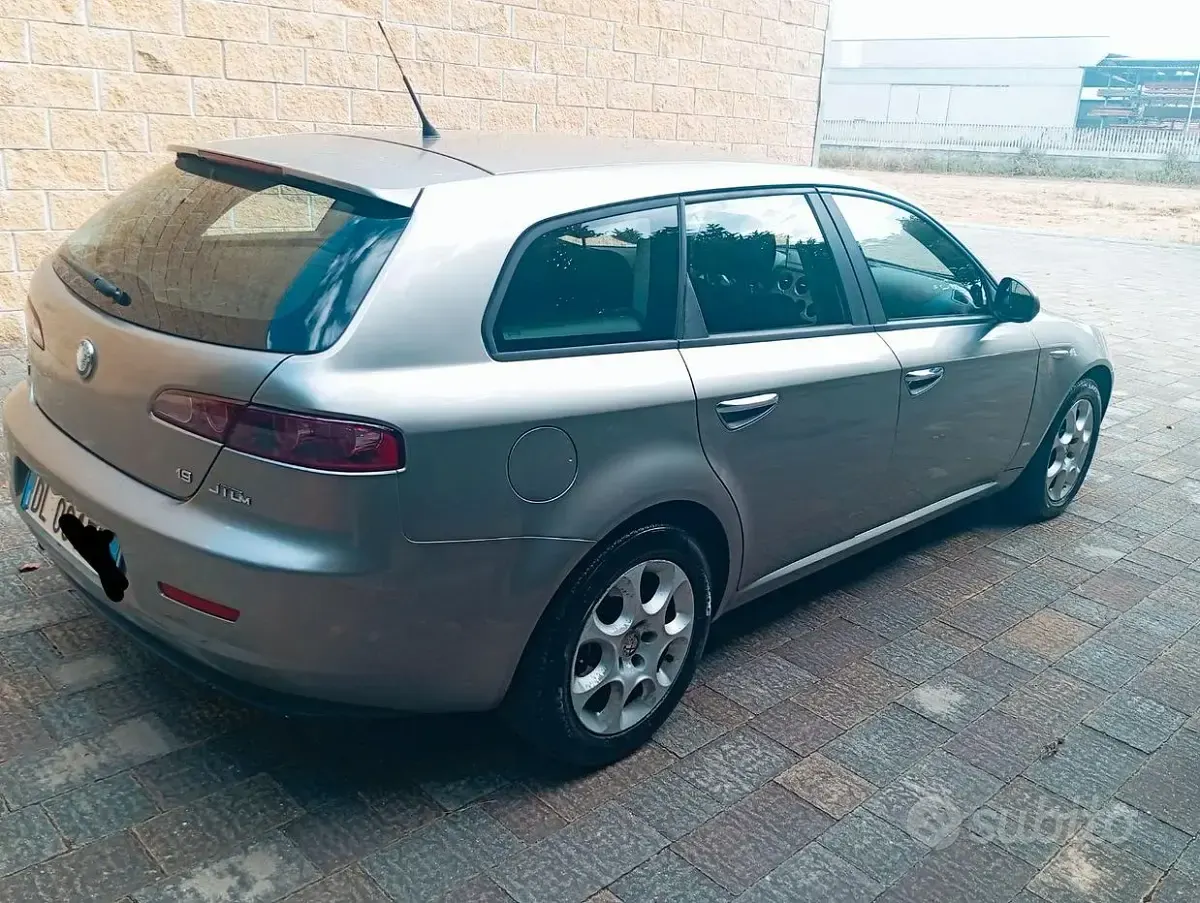 Usata Alfa Romeo 159 150 CV (110 kW) 2007 Grigio Station wagon