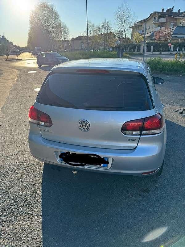 Usata VW Golf VI R 125 CV (91 kW) 2011 Argento Utilitaria