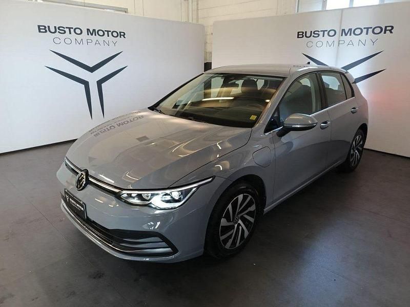Usata VW Golf VIII 204 CV (150 kW) 2020 Grigio / pastello Berlina