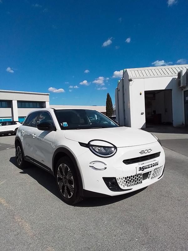 Usata Fiat 600 La Prima 101 CV (74 kW) 2025 Bianco SUV
