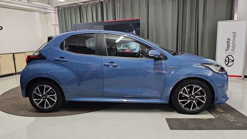 Usata Toyota Yaris Trend 92 CV (67 kW) 2020 Blu Utilitaria