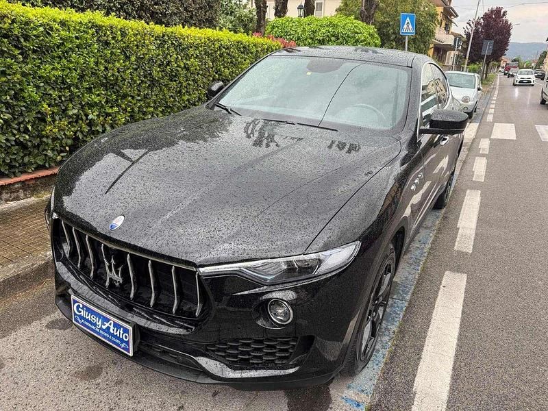 Usata Maserati Levante 250 CV (183 kW) 2021 Nero SUV