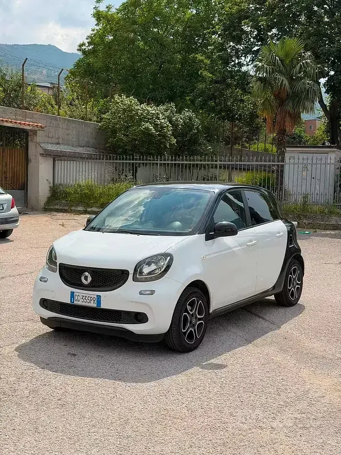 Usata Smart ForFour Prime 90 CV (66 kW) 2016 Bianco Utilitaria
