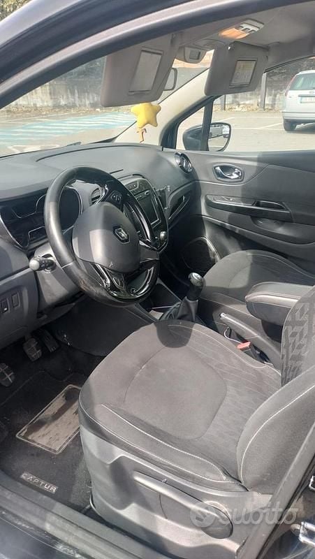 Usata Renault Captur 90 CV (66 kW) 2014 Nero SUV