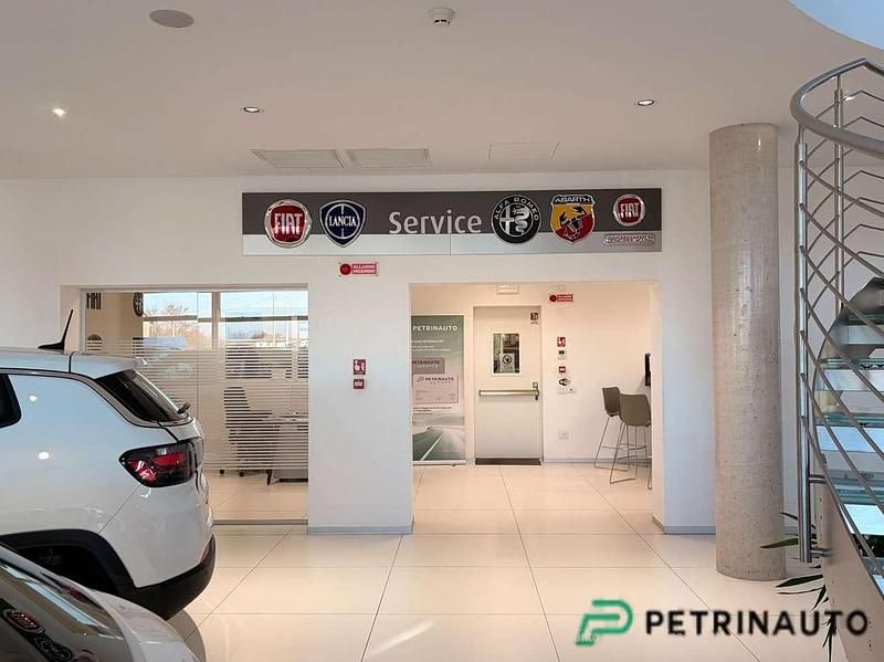 Nuova Jeep Avenger EV Summit 61 kW (84 CV) 2025 Stone metallizzato SUV