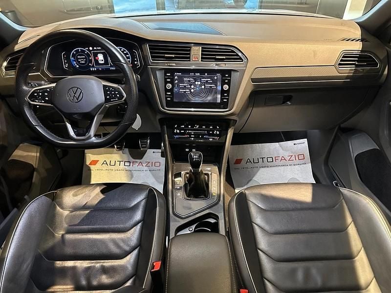 Usata VW Tiguan R-line 150 CV (110 kW) 2023 Argento SUV