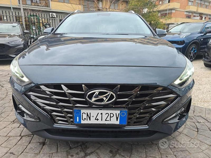 Usata Hyundai i30 Prime 120 CV (88 kW) 2023 Grigio scuro Station wagon