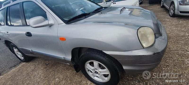 Grigio Usata 2005 Hyundai Santa Fe Dynamiq SUV | 1800 € (Ottimo prezzo) - Immagine 1/4