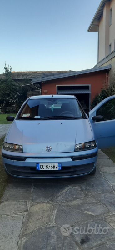 Blu Usata 2003 Fiat Punto Due volumi | 1800 € (Molto cara) - Immagine 1/4