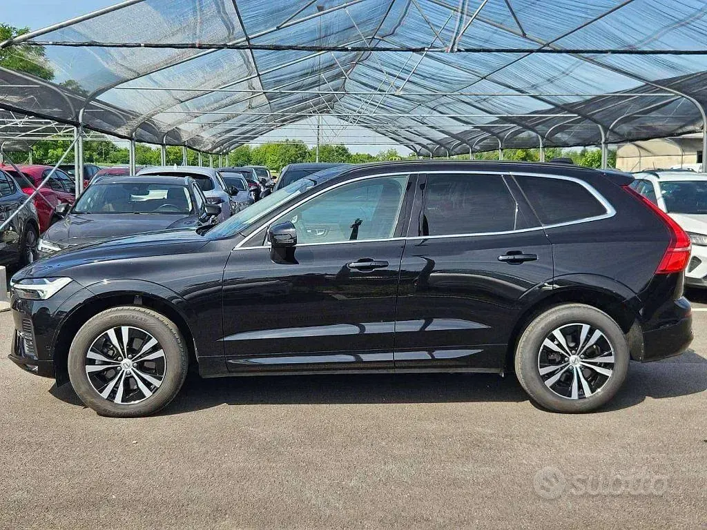 Usata Volvo XC60 Momentum 197 CV (144 kW) 2022 Nero SUV