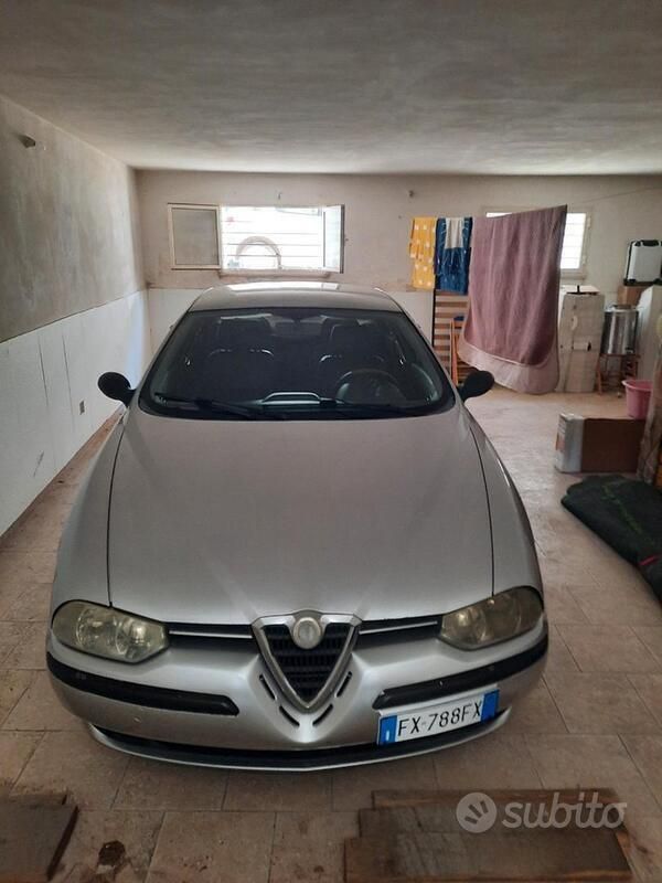 Usata Alfa Romeo 156 105 CV (77 kW) 2000 Grigio Berlina