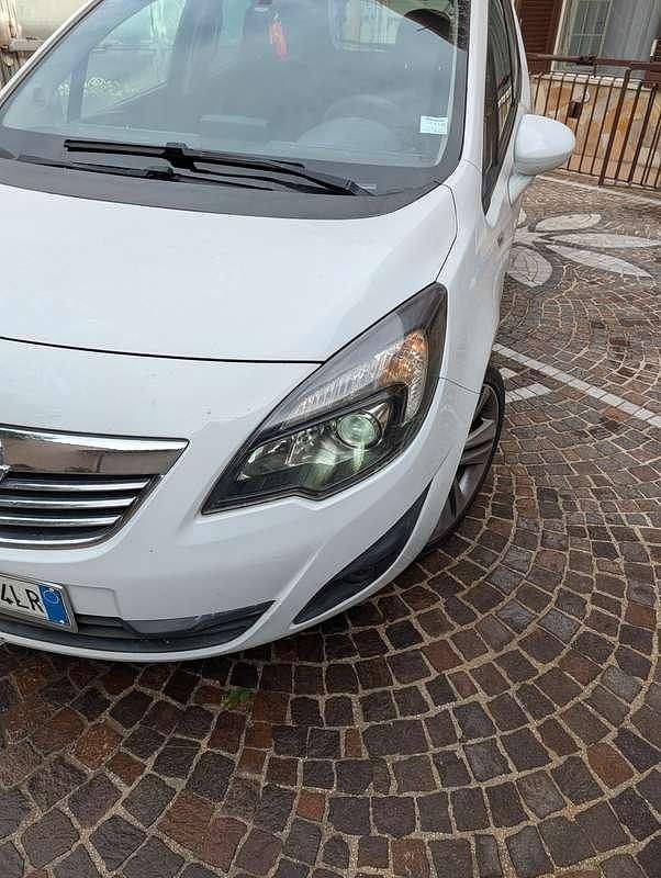 Usata Opel Meriva 110 CV (80 kW) 2012 Monovolume