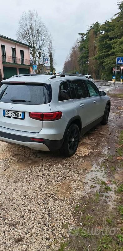 Usata Mercedes GLB180 Executive 116 CV (85 kW) 2020 Grigio SUV