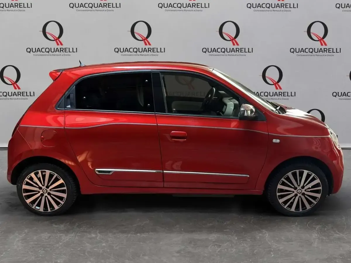 Usata Renault Twingo Techno 60 kW (82 CV) 2023 Rosso Utilitaria