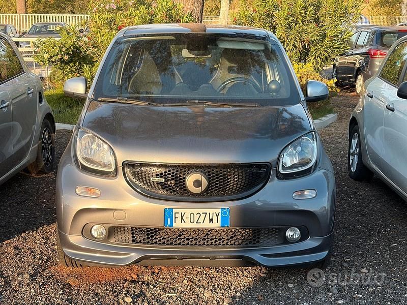 Usata Smart ForFour Brabus 109 CV (80 kW) 2017 Grigio Utilitaria