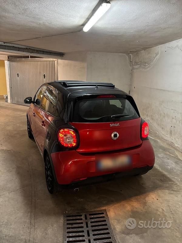 Usata Smart ForFour Prime 71 CV (52 kW) 2017 Rosso Utilitaria