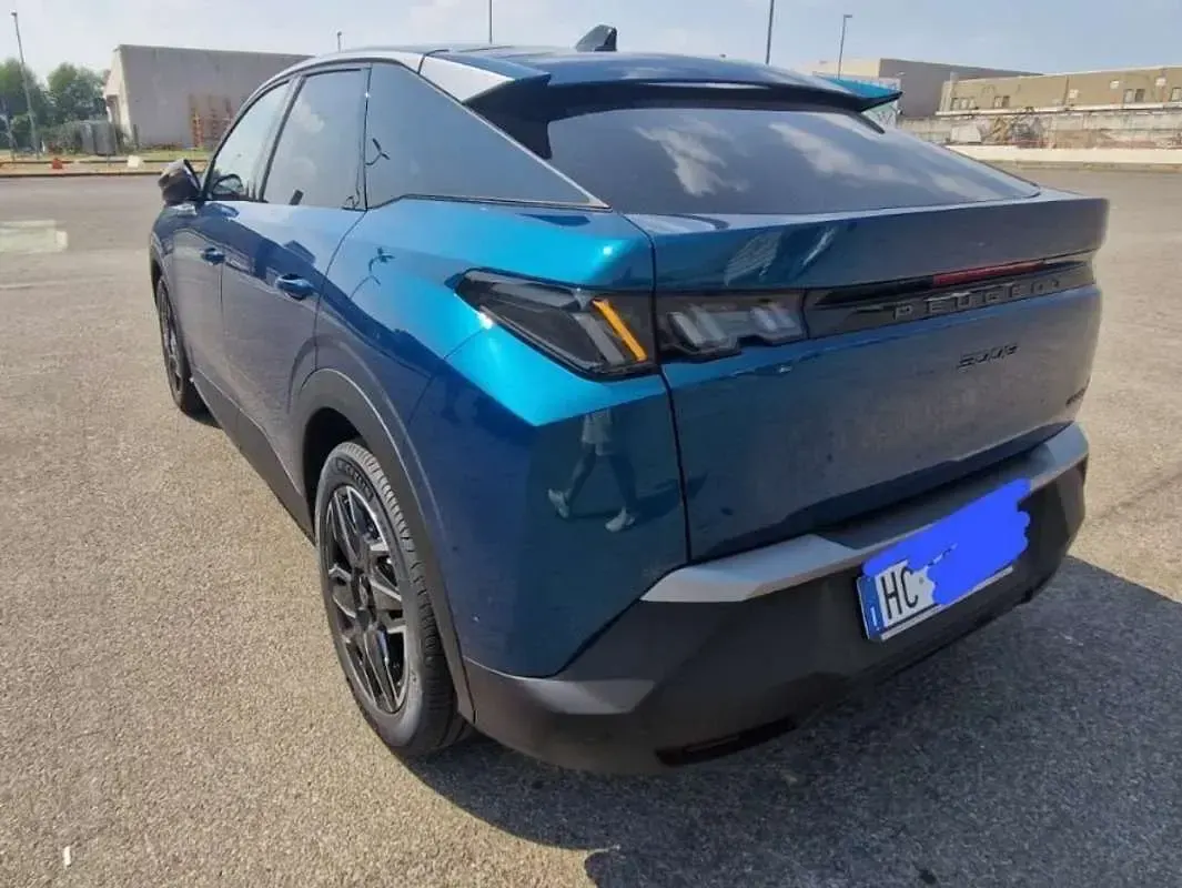 Usata Peugeot 3008 Allure 136 CV (100 kW) 2026 Blu/azzurro SUV