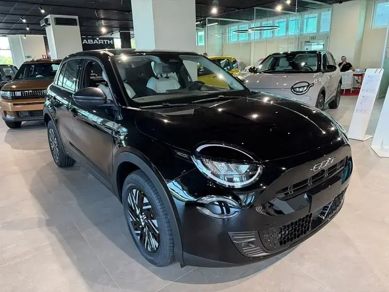 Usata Fiat 600 Pop 101 CV (74 kW) 2026 SUV