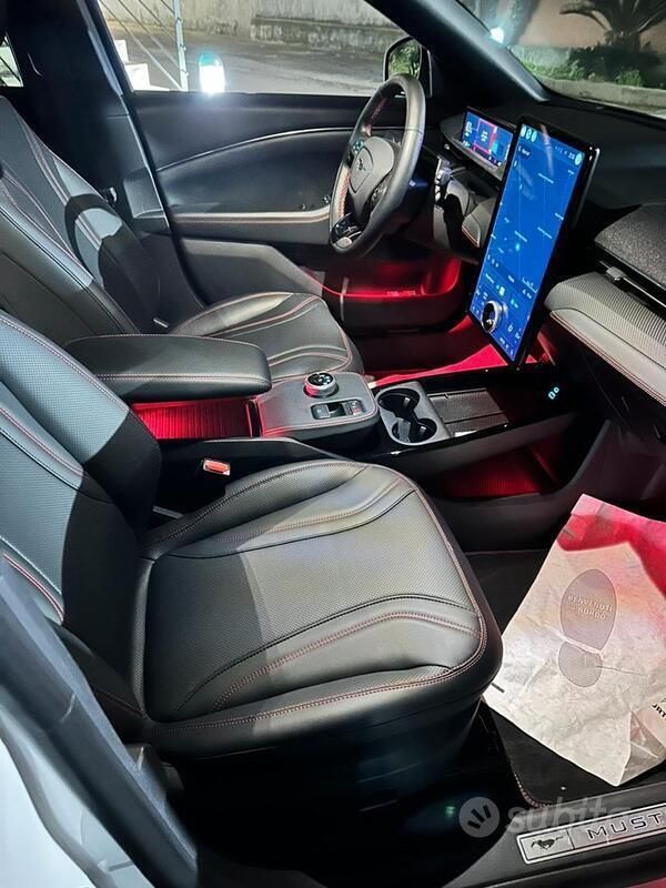 Usata Ford Mustang Mach-E 258 kW (351 CV) 2021 Bianco SUV