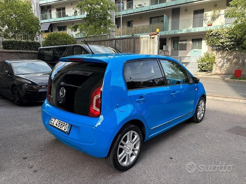 Usata VW up! high up! 68 CV (50 kW) 2015 Blu Utilitaria