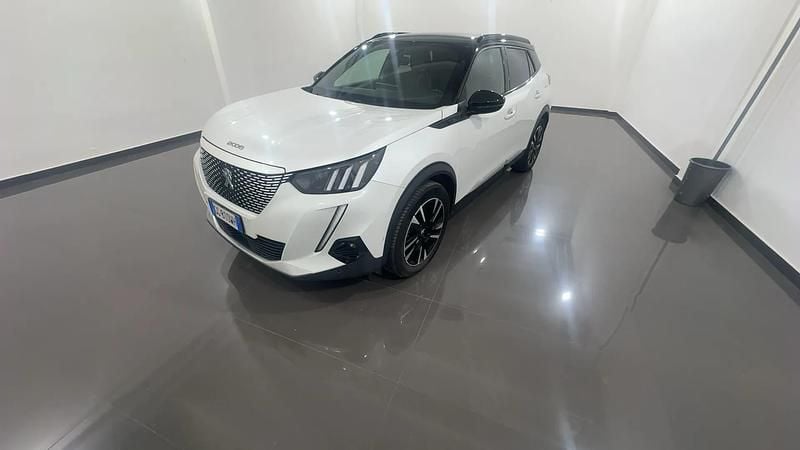 Usata Peugeot e-2008 GT 56 kW (77 CV) 2021 Bianco madreperla SUV