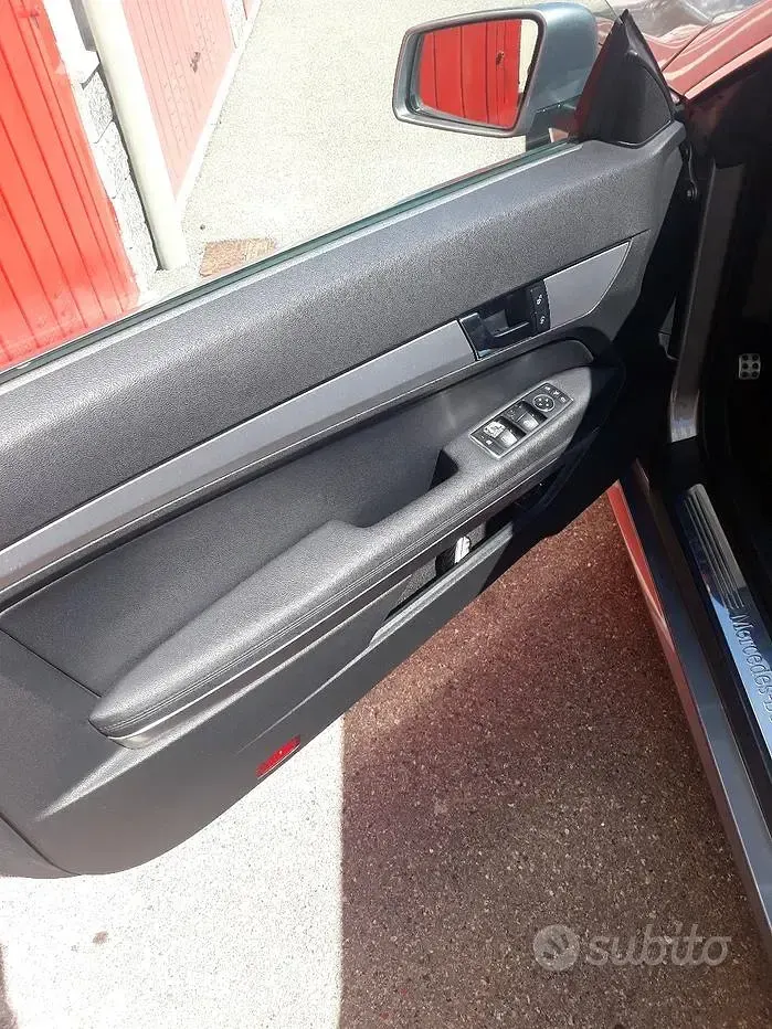 Usata Mercedes E220 170 CV (125 kW) 2013 Grigio Coupé