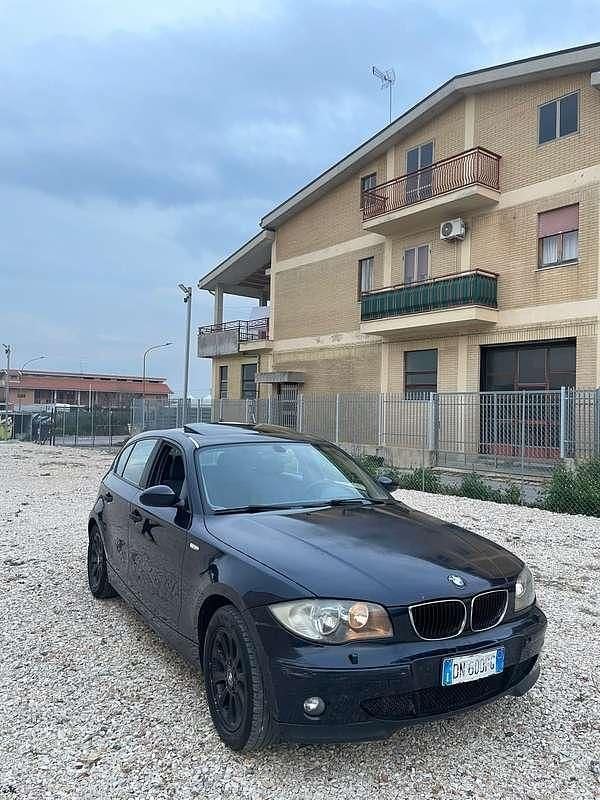 Usata BMW 118 122 CV (89 kW) 2007 Utilitaria