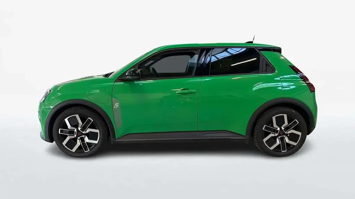 Usata Renault 5 E-Tech Urban 89 kW (122 CV) 2025 Verde Berlina