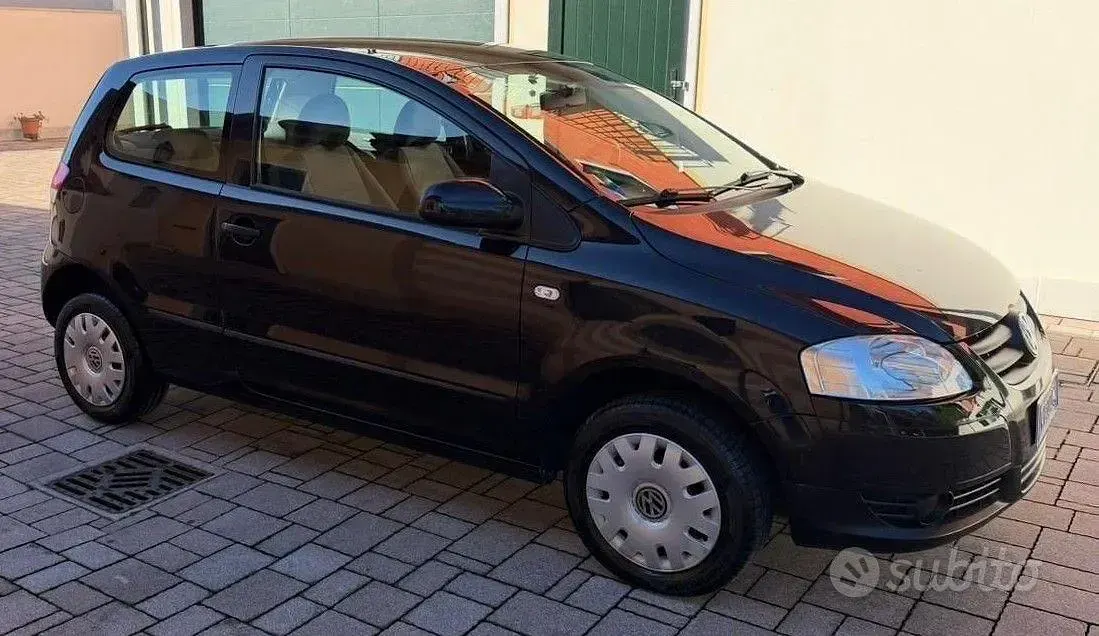 Usata VW Fox 54 CV (39 kW) 2005 Nero Utilitaria